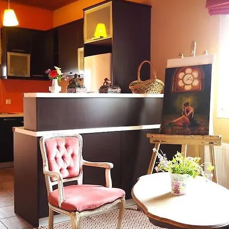 Apartment Artist's